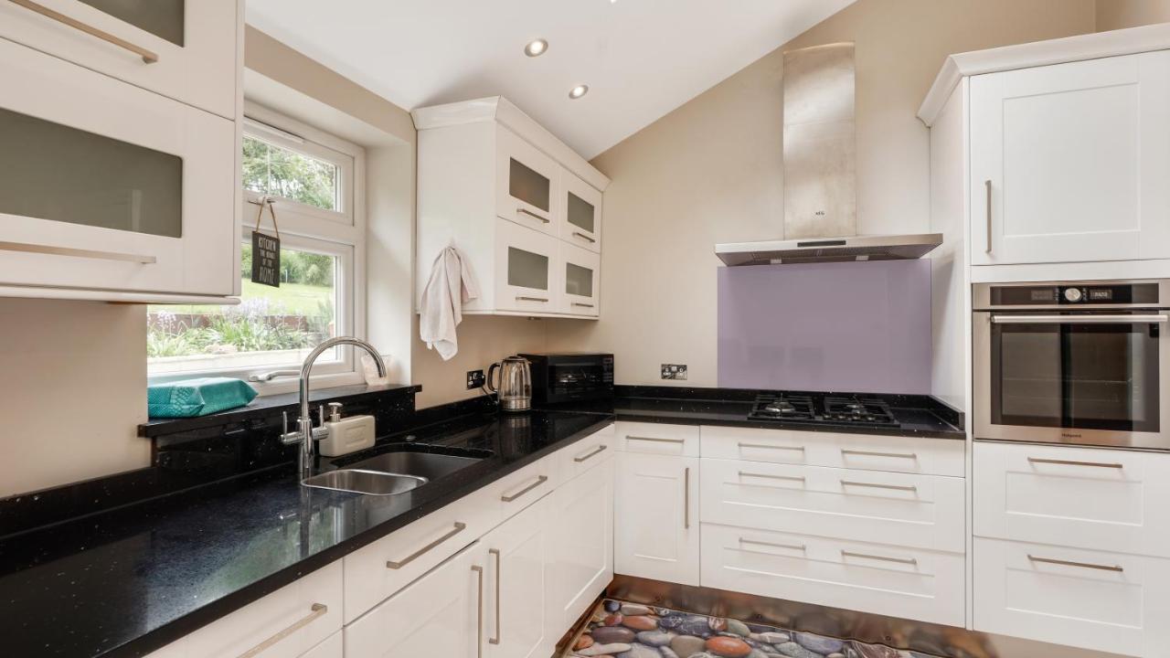 Cosy Luxurious Family Home Londres Extérieur photo