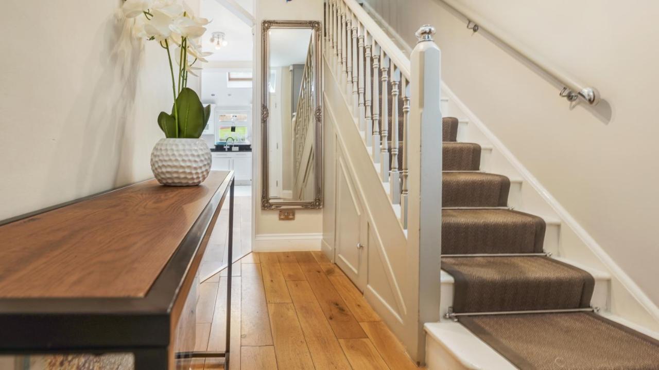 Cosy Luxurious Family Home Londres Extérieur photo