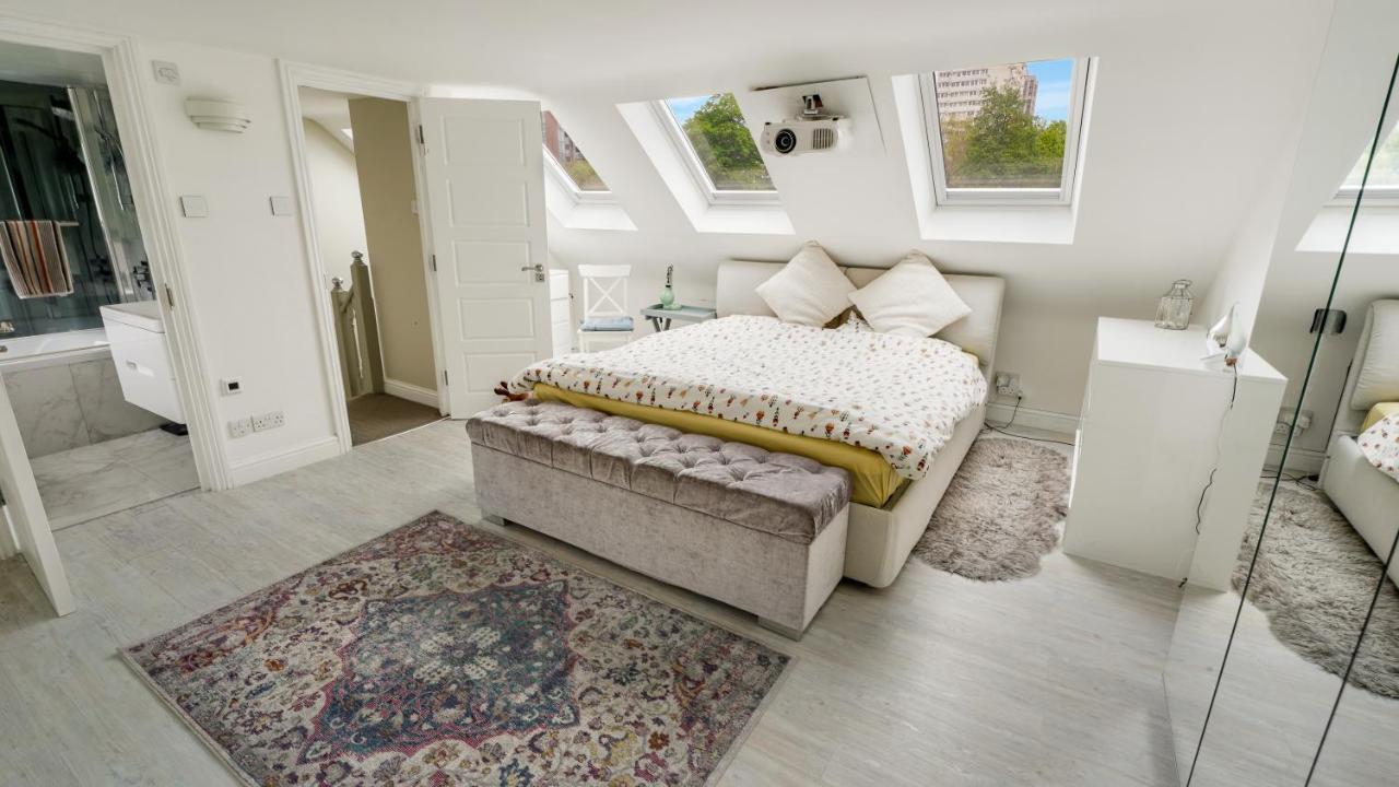 Cosy Luxurious Family Home Londres Extérieur photo